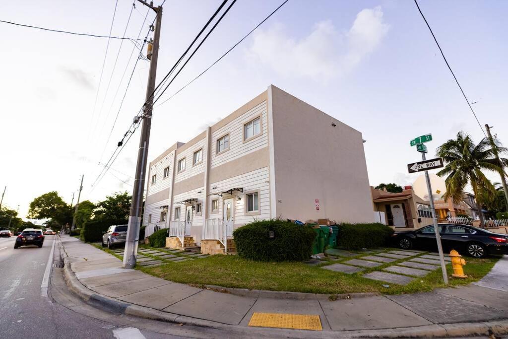 Comfortable 4Br Townhome At Calle 8 Miami Bagian luar foto