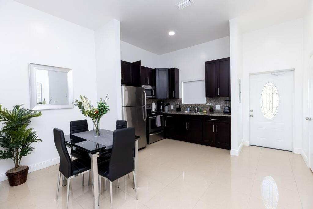 Comfortable 4Br Townhome At Calle 8 Miami Bagian luar foto